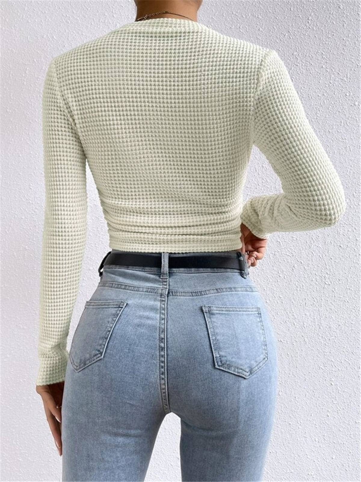 Danae | Womenâs Textured Long Sleeve Crop Top