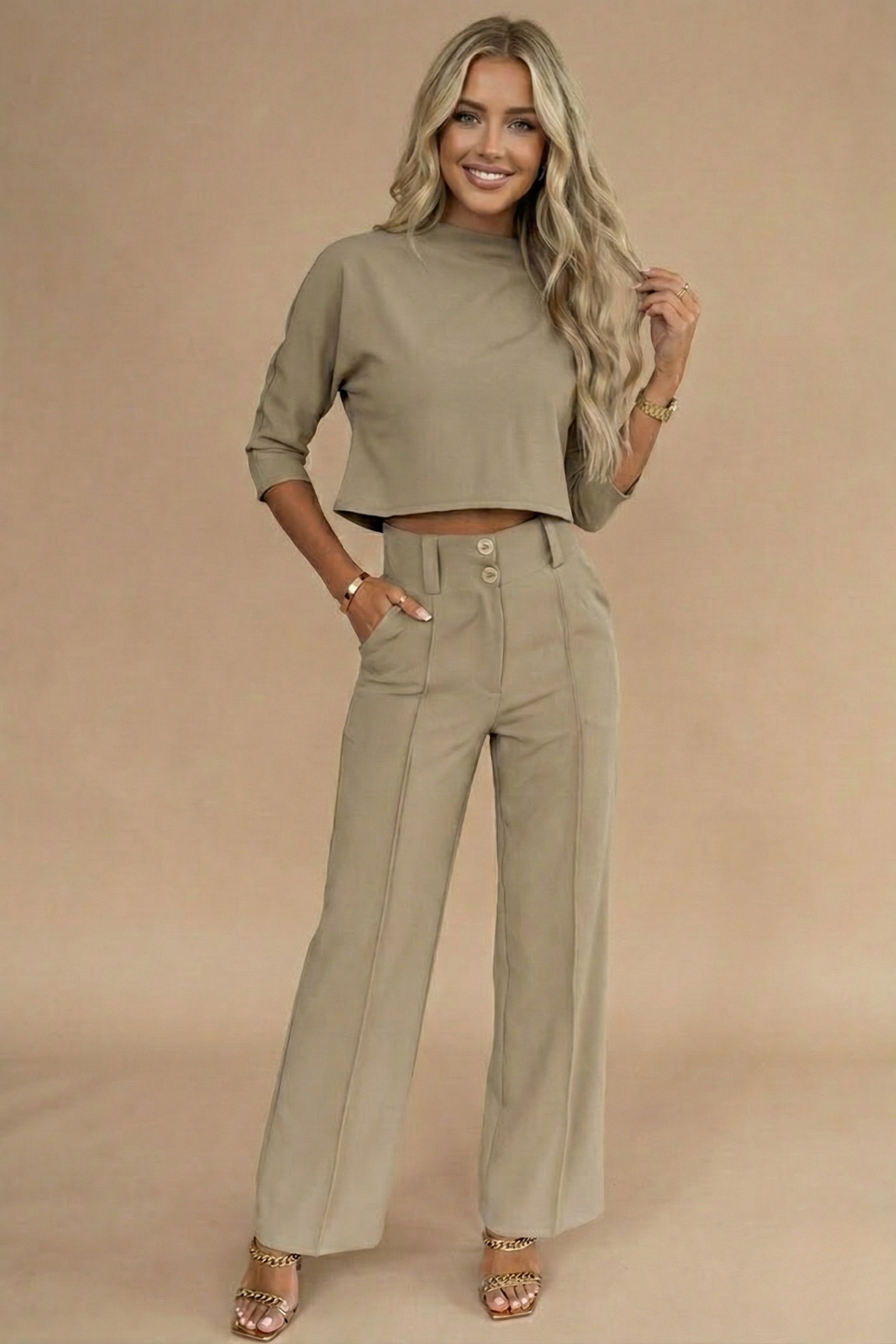 Viviene | Womenâs Cropped Two-Piece Set