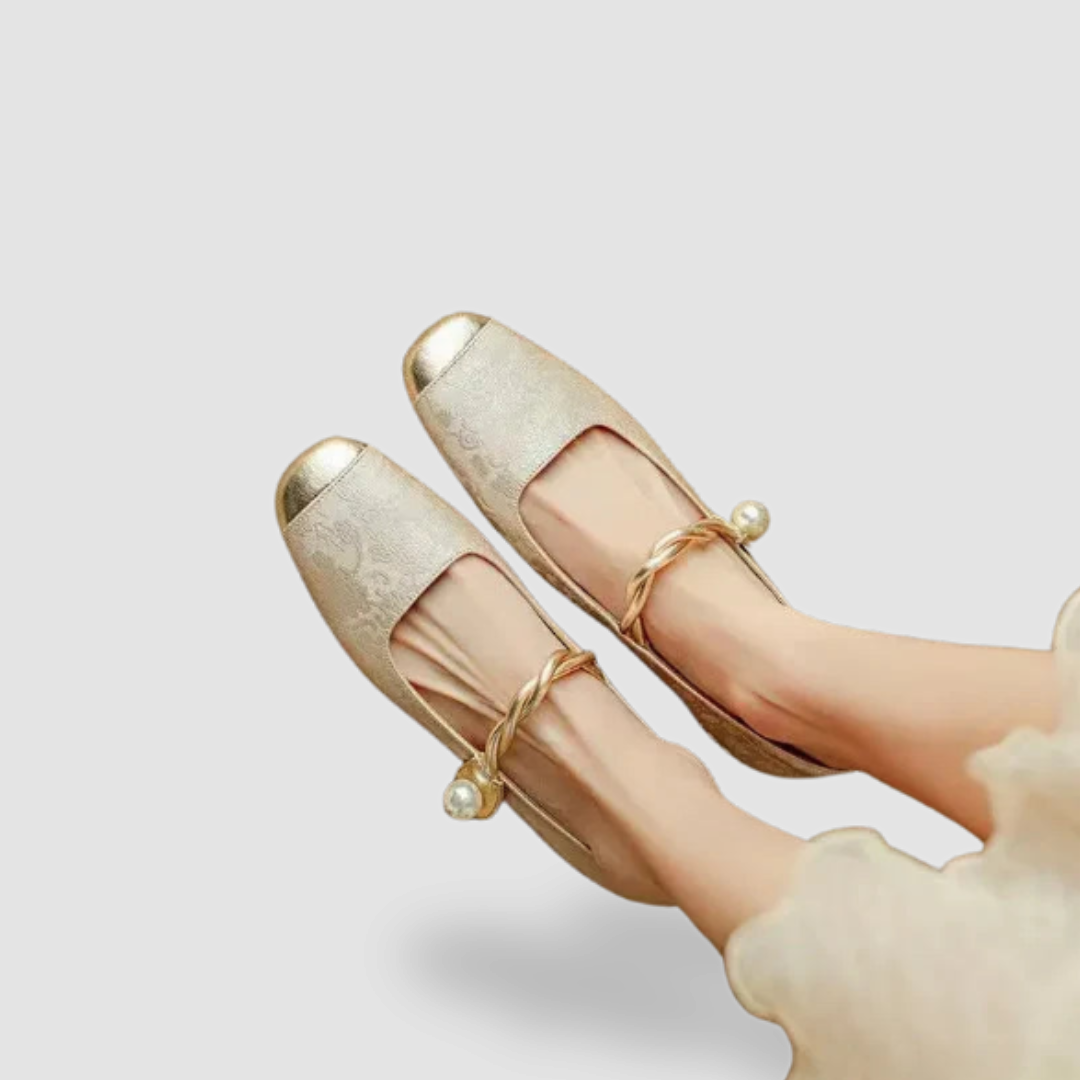 Leire | Women’s Closed Toe Strap Low Heels