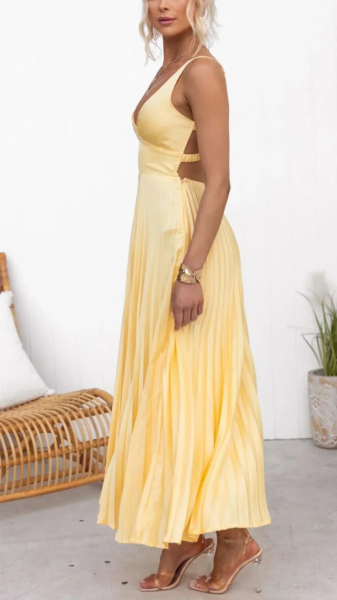 Aveline | Women’s V-Neck Pleated Maxi Dress